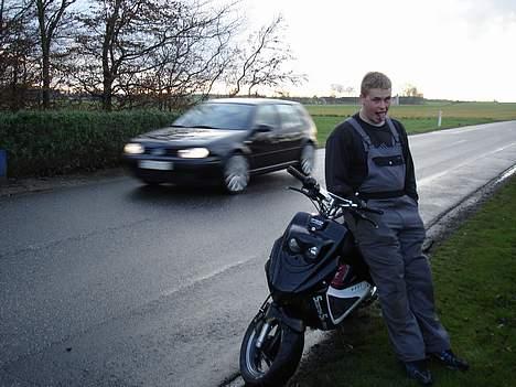 Suzuki Street magic [BYTTET] - Simon-8990 Hedder han herinde , er han ikke lækker ? :D MIN LEGEKAMMERAT :D  billede 20