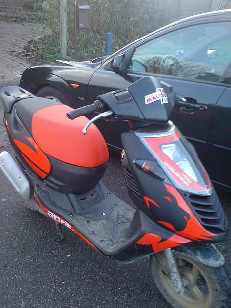 Aprilia Sonic SOLGT - Fronten + malossi stickers :D billede 7