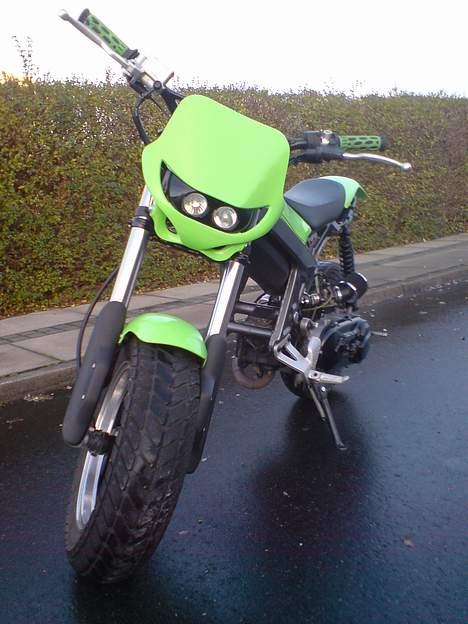 Suzuki Street magic *Byttet* - forfra billede 2