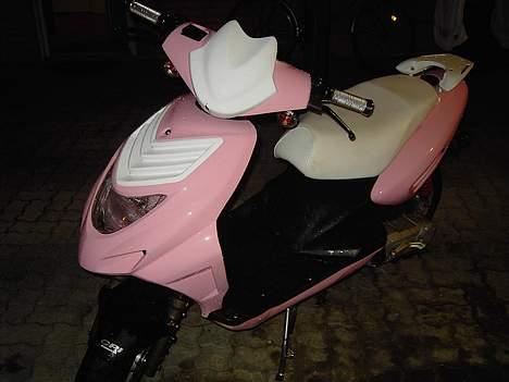 CPI #SOLGT# - . Min scooter som den ser ud nu . ;) billede 1