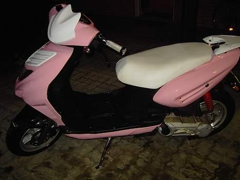 CPI #SOLGT# - . Min scooter som den ser ud nu . ;) billede 2