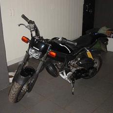 Suzuki street magic solgt