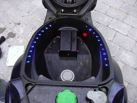 Yamaha Jog R TEAM Mølkuglerne billede 6