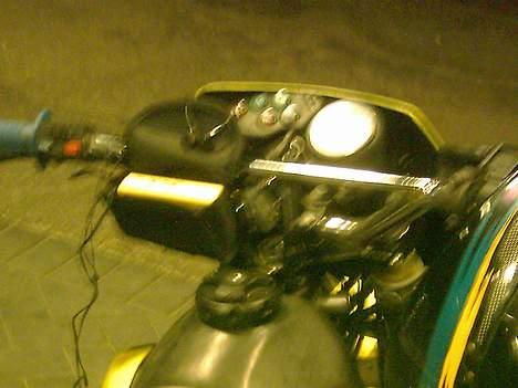 Suzuki smx - det gule er en lille radio!!  billede 9