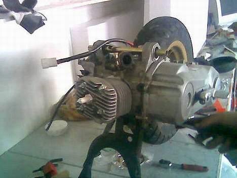 Aprilia Sonic  PK | 2005 Std sogt - Mit Polini evo 47.6 Cylle.. Blokken skulle fræses så der var plads, men fuck det var det hele værd <´3  billede 8