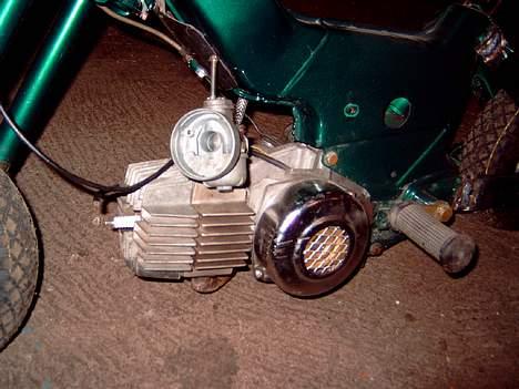 Puch mini maxi projekt - min 17 mm karburator med drejstus billede 4