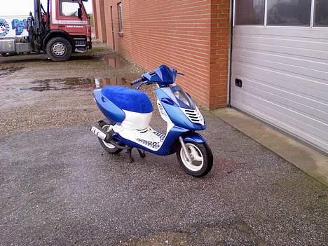 Aprilia †Byttet til RMX 12-05-07† - Lige da jeg havde fået mit blåe sæde på ;D billede 11