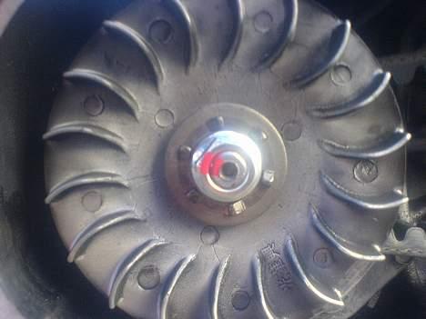 PGO Hot 50 - Solgt - Fabrikantens handling med det røde maling, samt skruen fejler narda! Aldrig været slået på, den er std. billede 3