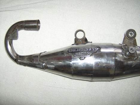 Yamaha Jog FS - Igang med et polere mit Bidalot C20 ;) -> Har kun fået med den grove klud. billede 4