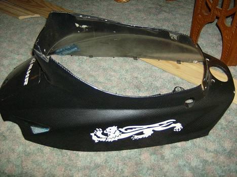 Yamaha Jog FS - Carbon bagskjoldet. billede 5