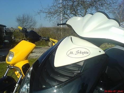 Peugeot Speedfight 2<33 SOLGT! - Forfra. Lige blevet Autolakeret og samlet   billede 1