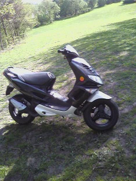 Peugeot Speedfight 2<33 SOLGT! - fra siden. Lige blevet Autolakeret og samlet billede 3