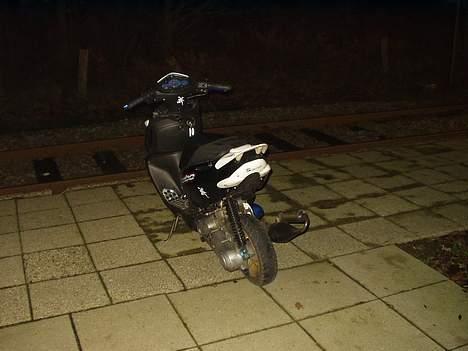 Aprilia Sonic (Solgt) - Den står lige og venter på toget der.. :p billede 4