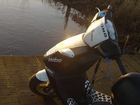 Aprilia Sonic (Solgt) - Ja lidt fotomodel er den sgu :P billede 10