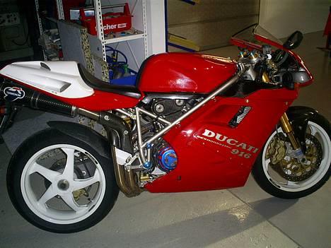 Aprilia Sonic SÐ LC til salg BYD - og så lige en af hans andre Ducatier en Rigtig sprød 916 :D billede 9