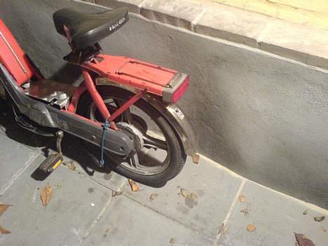 Vespa Ciao Solgt - ja så er baglygten også lavet, så jeg har kunne smide cykellygten af(: billede 14