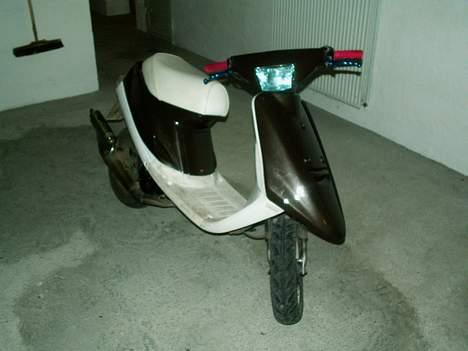 Yamaha Jog AS - solgt - Ny lakeret.. Men udspartlet blink.. billede 8