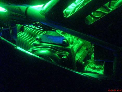 MiniBike Daytona AC dd solgt - moteren med neon billede 3