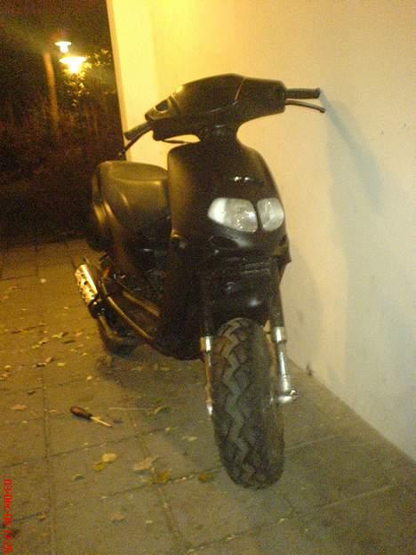 Aprilia Rally {SOLGT} - her står den færdige lakeret billede 1