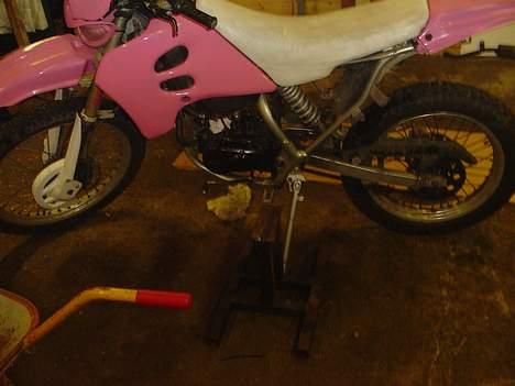 Suzuki RMX(NOS)(FØR) - der står den klar til cylle og karbu osv. billede 15