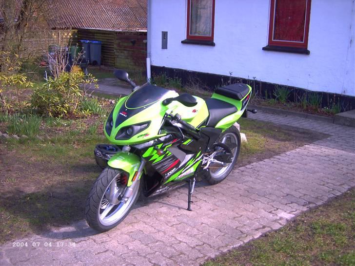 Rieju RS-2 Matrix (Solgt) - Her er jeg lige kommet hjem fra forretningen med den, en 20km tur, og en lykkelig ejer :D billede 17