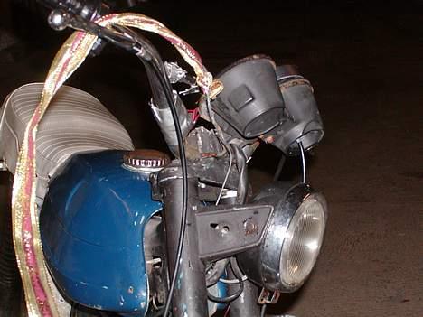 Puch Monza 3 gear - Tjek guldsnoren med engle på. Hiv i den og den tager flere omdrejninger :D billede 6