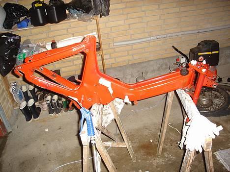 Puch Maxi K - Lakken blev slebet ned med sandpapir og håndkraft billede 3