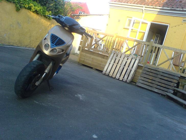 Piaggio NRG Black and Blue solgt billede 1