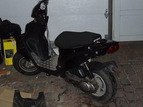 PGO Hot 50 - Fra siden billede 1