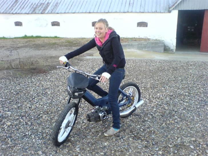 Puch maxi [BYTTET] - CC på maxi´en, hun er med i købet :P billede 1