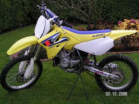 Suzuki rm85L HØJ SOLGT - min tidliger 2006 model billede 3