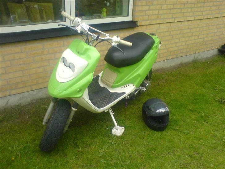 PGO  hot 50 SOLGT - skal havde hvidt sæde betræk på.. billede 1