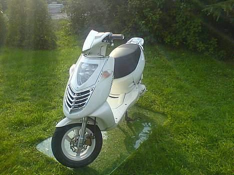 Aprilia Sonic *SOLGT* billede 1