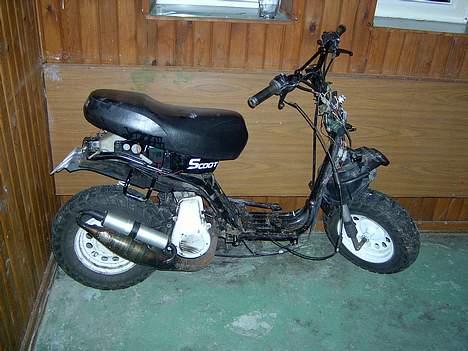 Yamaha CW50 (BWS) SOLGT - Her er svinet.. Der skal laves en del! :) billede 1