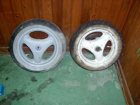 Yamaha CW50 (BWS) SOLGT - Neos fælge.. og må indrømme.. dem der har larkeret det måtte være BRAND STIVE !  billede 7