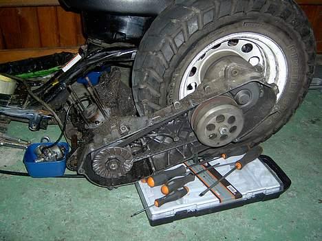 Yamaha CW50 (BWS) SOLGT - Så motor af og startet på at skille lortet af .. billede 11