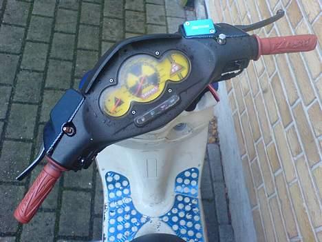 Aprilia Sonic/SR50 HPR - SOLGT - Gammel motor  billede 4