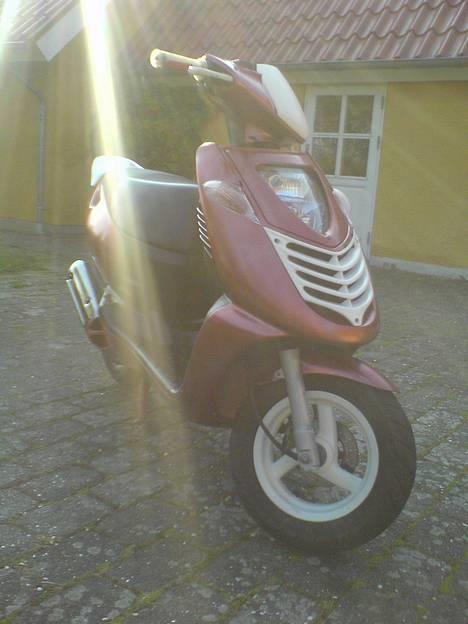 Aprilia Sonic LC solgt :/ - I solen (;  billede 1