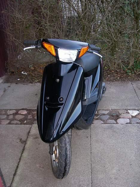 Yamaha Jog AS - SOLGT ! - Yndlingsbillede,, hun står helt alene og venter på mig :P billede 16