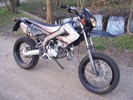 Derbi Senda SM Extreme SOLGT :( billede 1