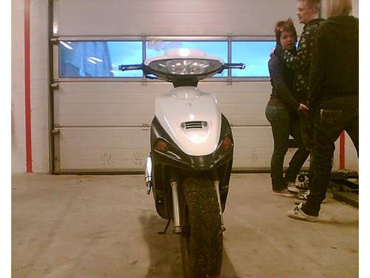 {{currentPhoto.altText}} billede {{currentPhoto.number}}