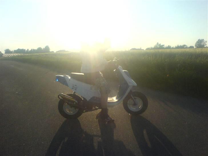 PGO hot 50 - sort og rød billede 1