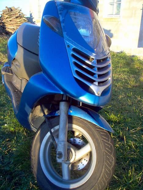 Aprilia Sonic - det hvide i lygten er bare vand :o) billede 3