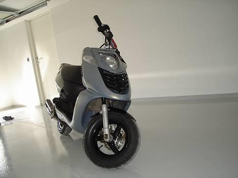 Aprilia Sonic EVO   Tilsalg - Svært at se den rigtige farve . billede 1