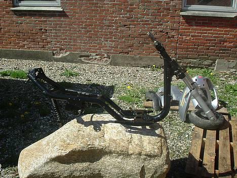 Aprilia Sonic - SOLGT! - - Mit flotte stel + forgaffel (: billede 1