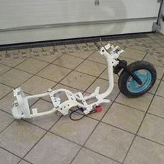 Yamaha ¬ » Jog AS - SOLGT!