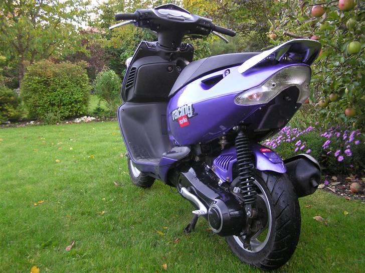 Aprilia Sonic AC - Sølv bagfælg - malet røvplade . billede 3