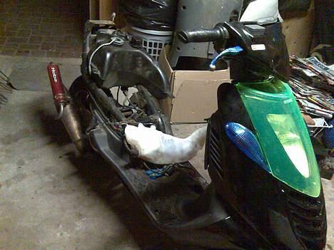 Aprilia Sonic ( SOLGT ) - Da jeg fik den. Den så lidt smardet ud der, og den kunne ikke kører! billede 8