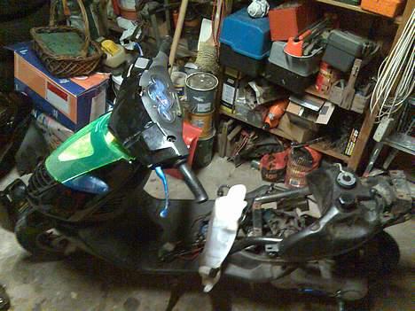 Aprilia Sonic ( SOLGT ) - Da jeg fik den. Den så lidt smardet ud der, og den kunne ikke kører! billede 9