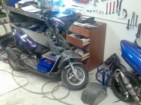 Yamaha 4 gear fs1 (solgt) - Min gamle knallert efter et lille møde med en lygtepæl:D billede 10